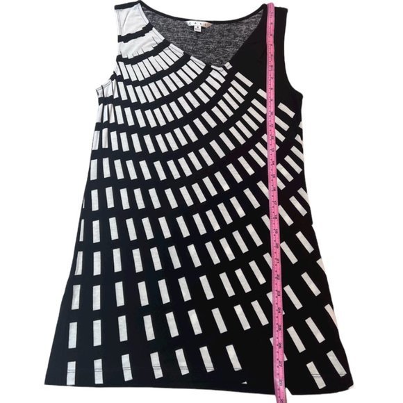 Women's CAbi Sleeveless Black and White Graphic Geometric‎ Top Size Small - Picture 5 of 5